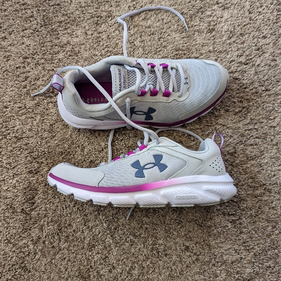 Under Armor tennis shoes - Picture 2 of 2